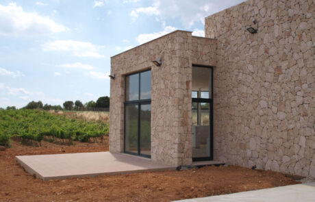 Exterior de la bodega